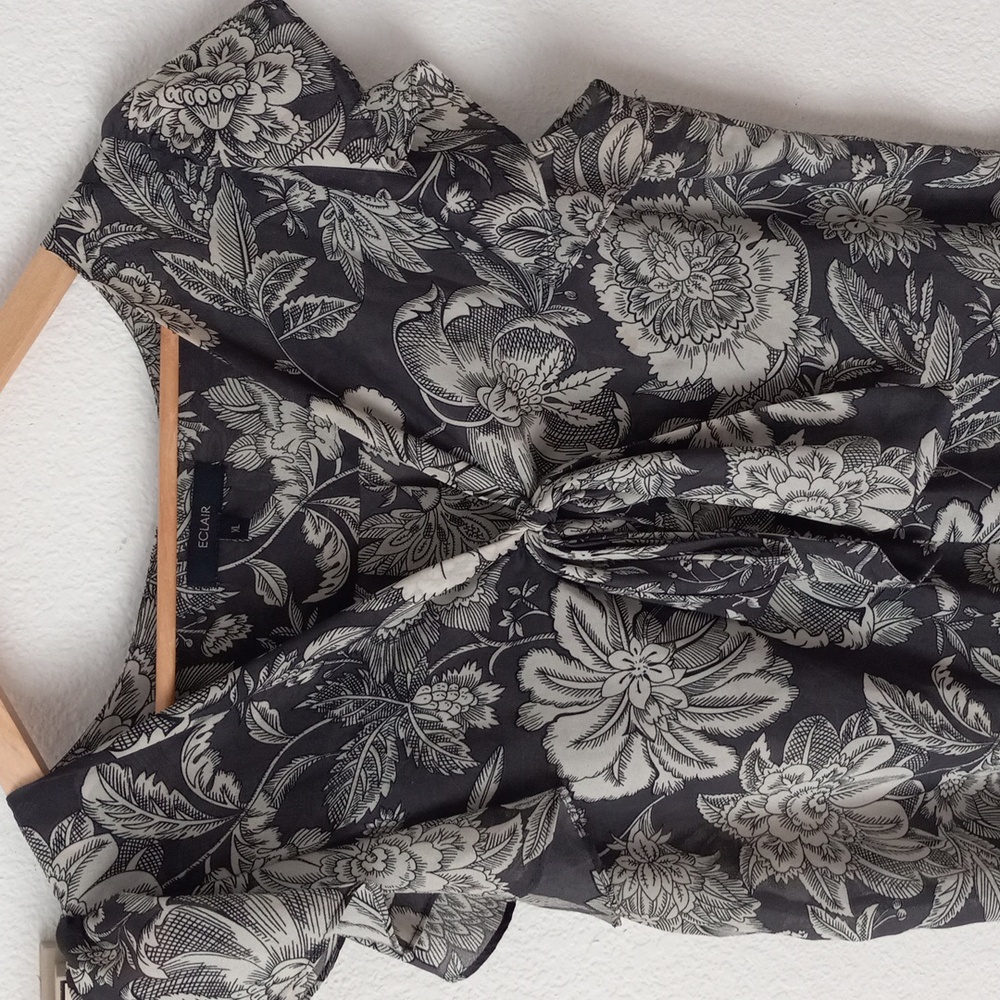 Womans Eclair Blue and White Floral Blouse XL